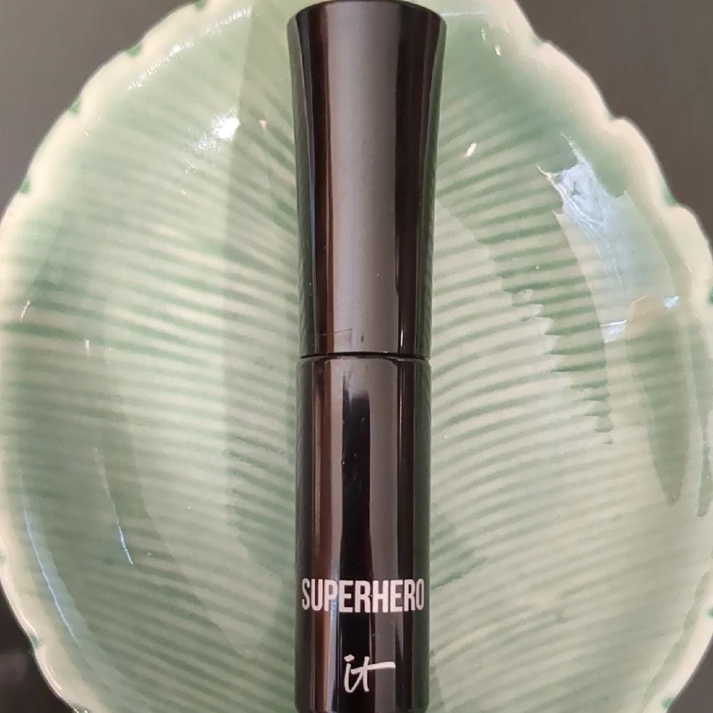 Elastic Stretch Volumizing Mascara